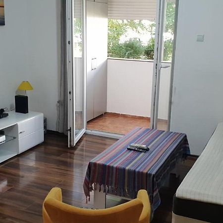 Yellow Apartment, Central Podgorica Eksteriør billede
